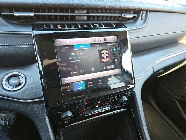 Used 2022 Jeep Grand Cherokee L Limited image 24