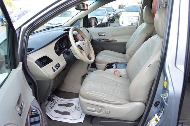 Used 2011 Toyota Sienna XLE w/ XLE Navigation Pkg FWD image 48