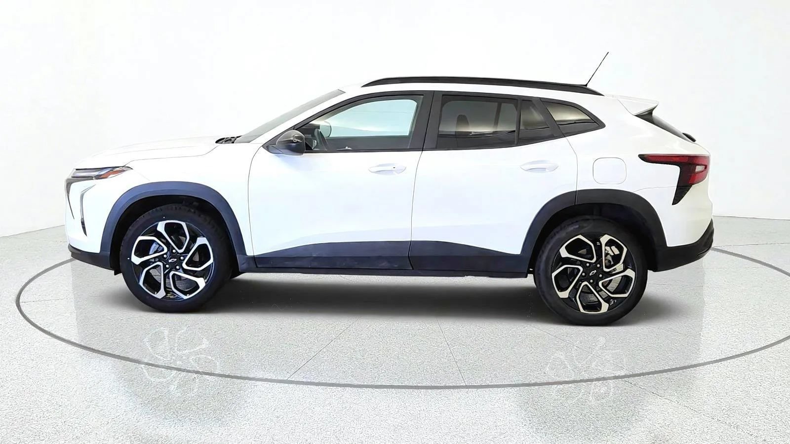 Used 2025 Chevrolet Trax RS w/ Driver Confidence Package FWD image 5