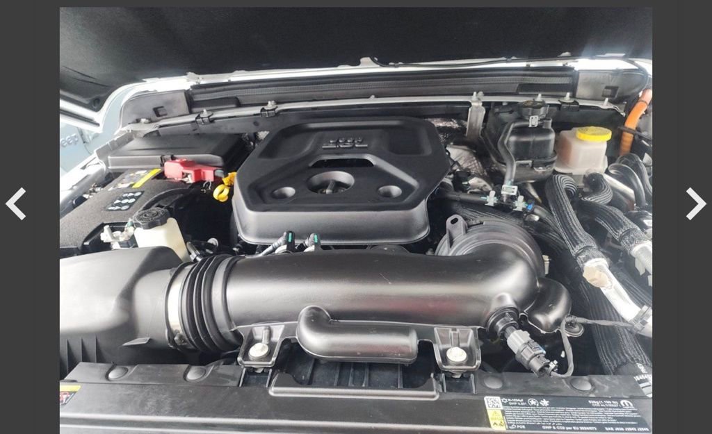 Used 2025 Jeep Wrangler Unlimited Sahara w/ Safety Group image 20