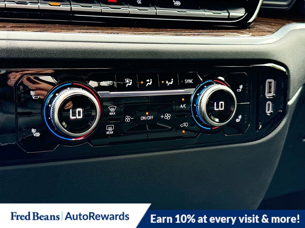 New 2026 GMC Sierra 1500 SLE image 16