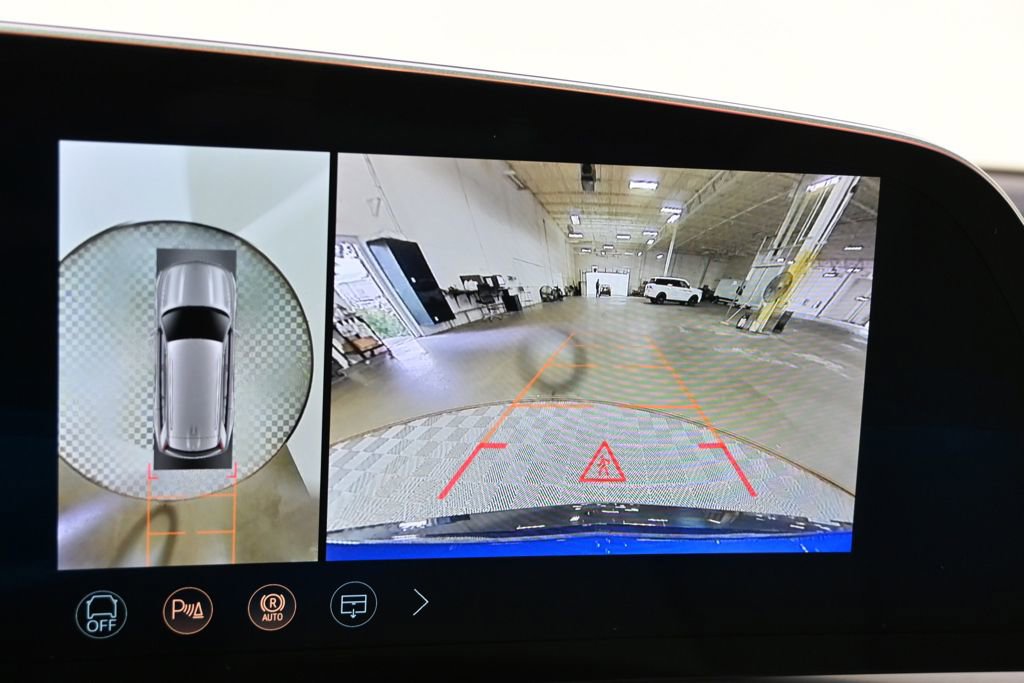 New 2026 Cadillac Vistiq Sport w/ LPO, Floor Liner Package image 28