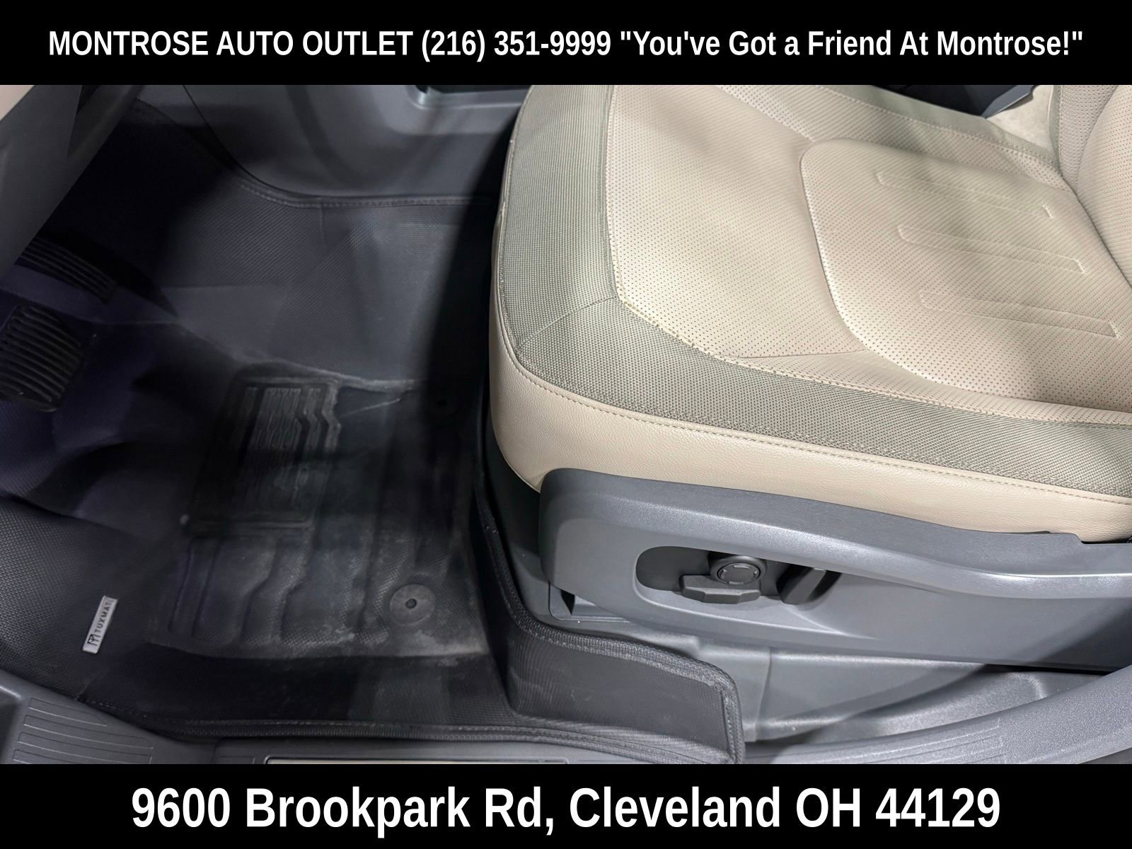 Used 2020 Land Rover Defender 110 First Edition image 15