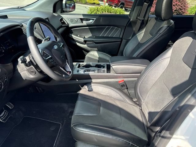 Used 2024 Ford Edge ST w/ Equipment Group 401A AWD/4WD image 9