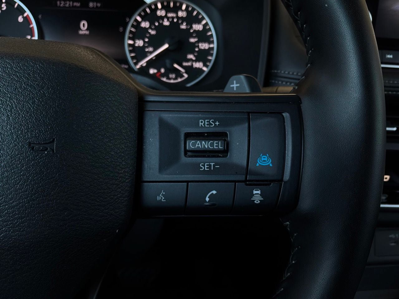 Used 2025 Nissan Rogue SV FWD image 36