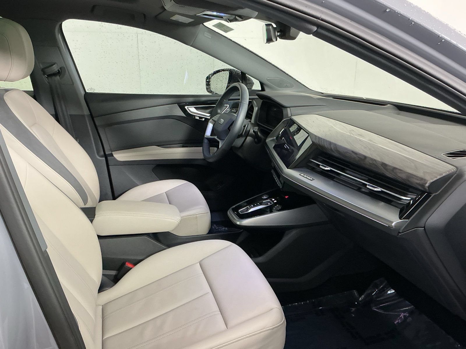 Used 2023 Audi Q4 e-tron Prestige AWD/4WD image 17