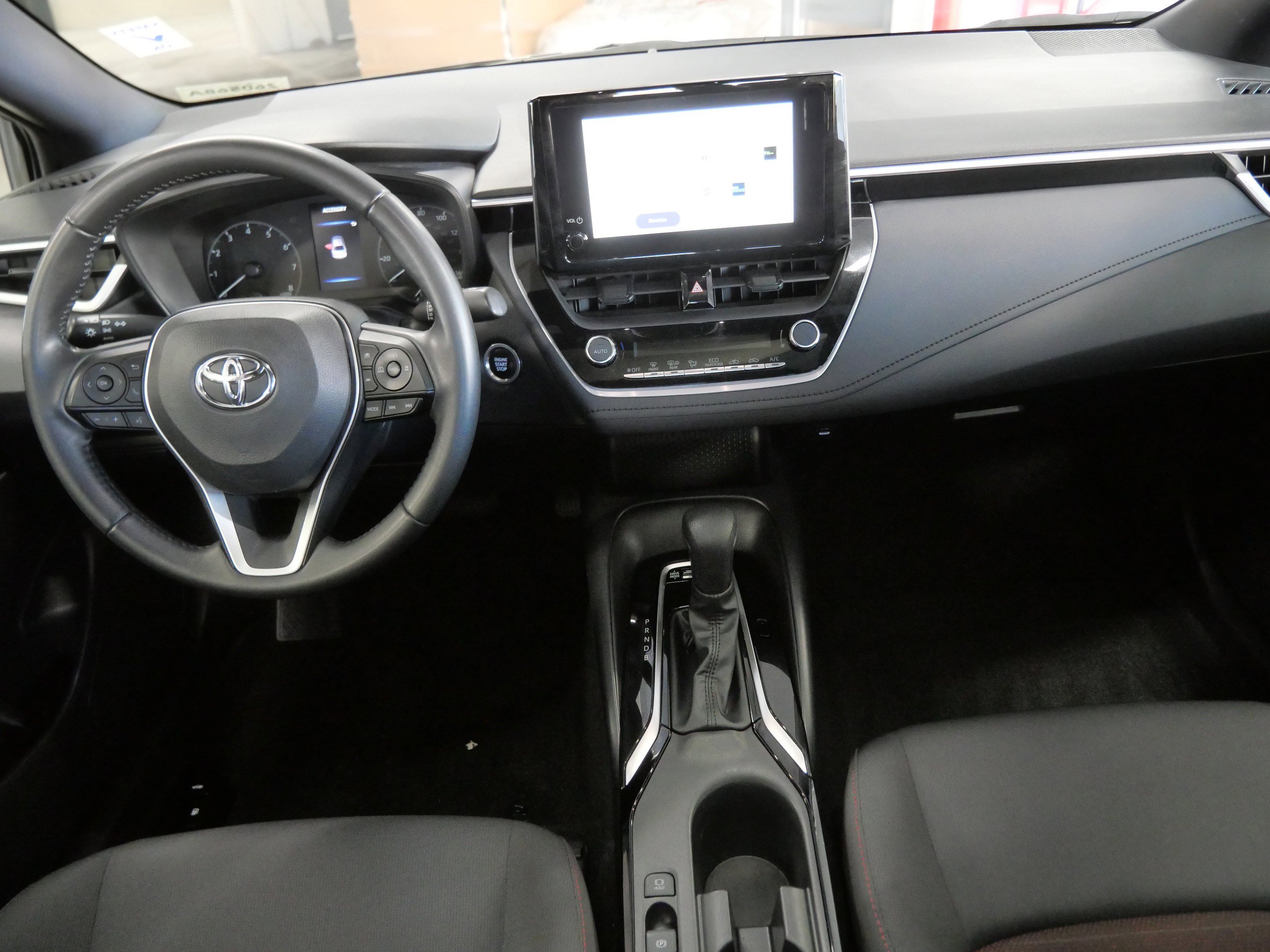 Certified 2023 Toyota Corolla SE w/ SE Premium Package image 11