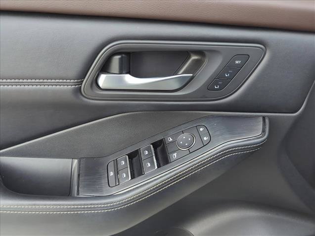 Used 2023 Nissan Rogue SL w/ SL Premium Package FWD image 10