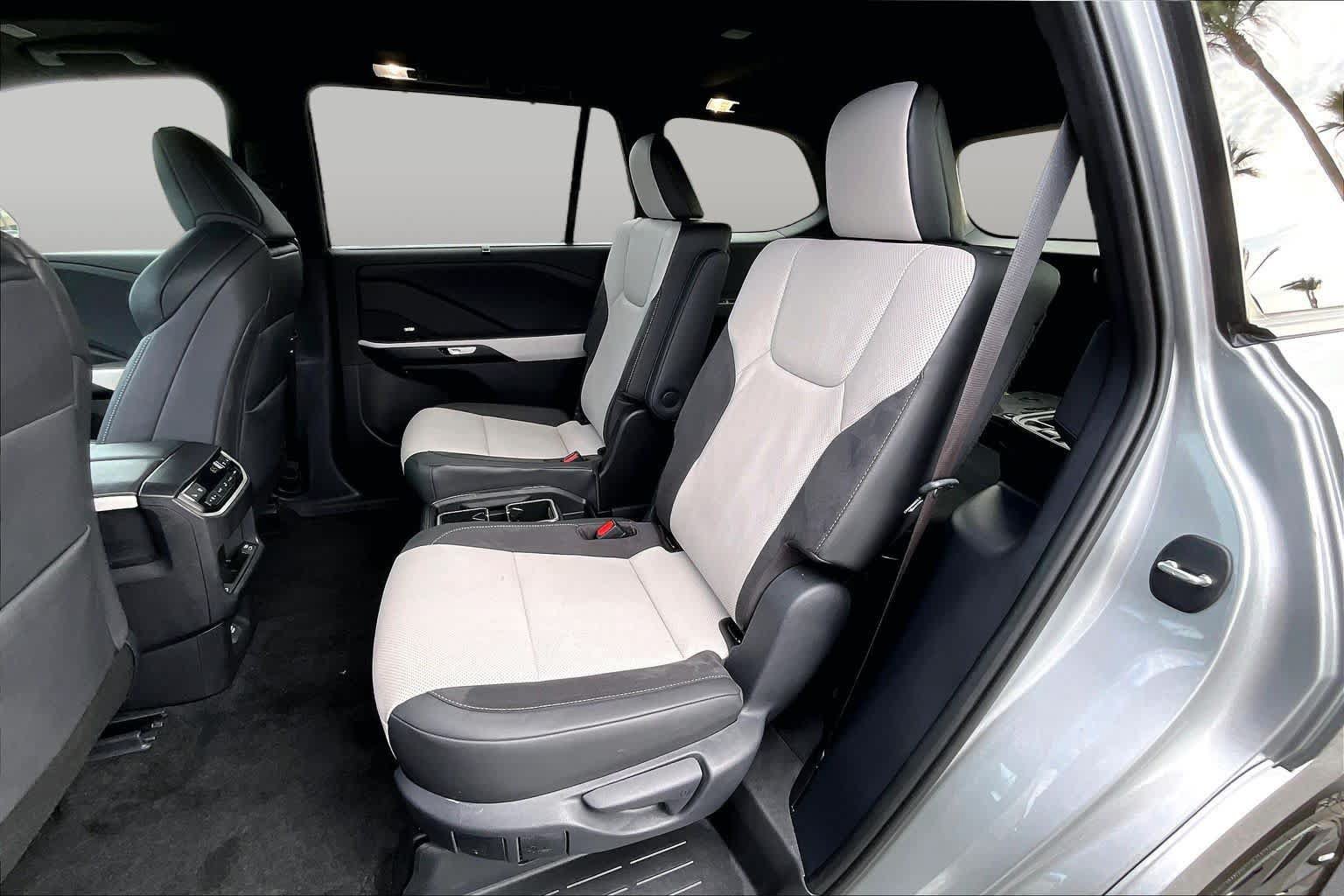 Certified 2026 Lexus TX 500h AWD w/ Technology Package image 18