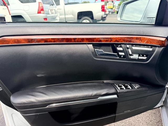 Used 2010 Mercedes-Benz S 550 4MATIC image 9