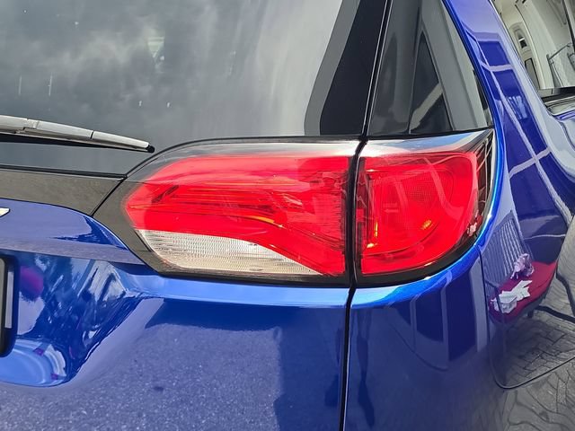 Used 2020 Chrysler Pacifica Limited w/ Tire & Wheel Group FWD image 8