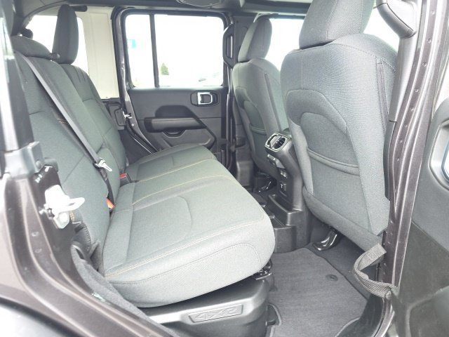 Used 2025 Jeep Wrangler Unlimited Sahara w/ Safety Group AWD/4WD image 47