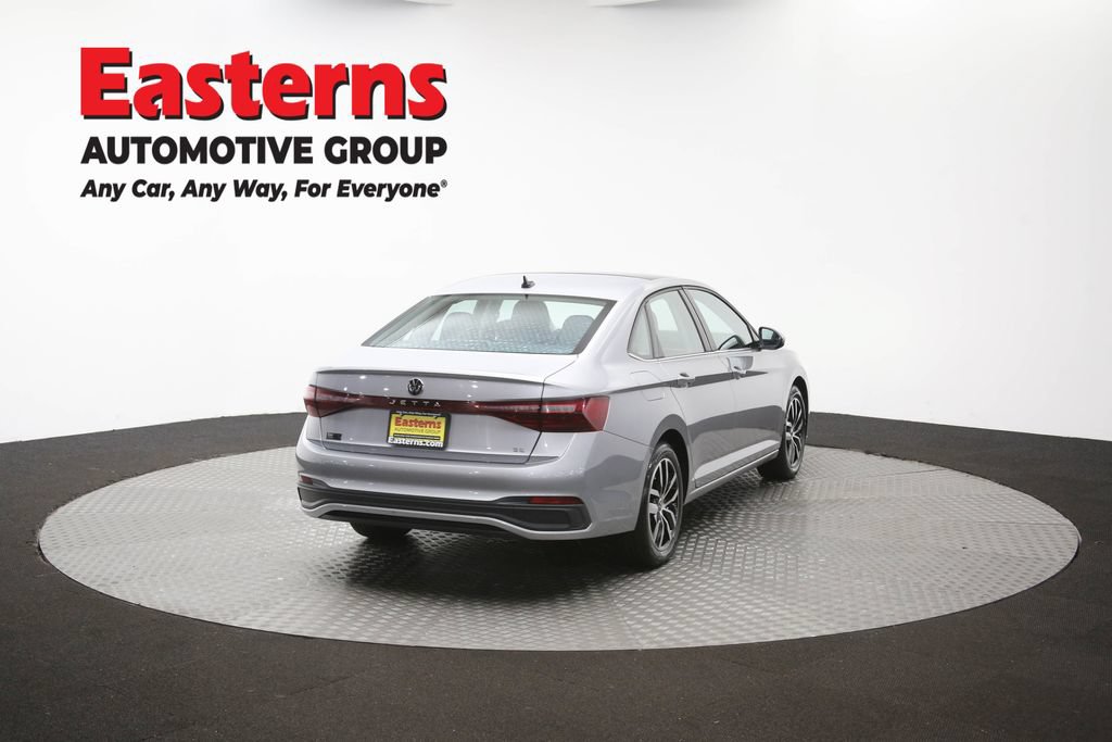 Used 2025 Volkswagen Jetta SE FWD image 38