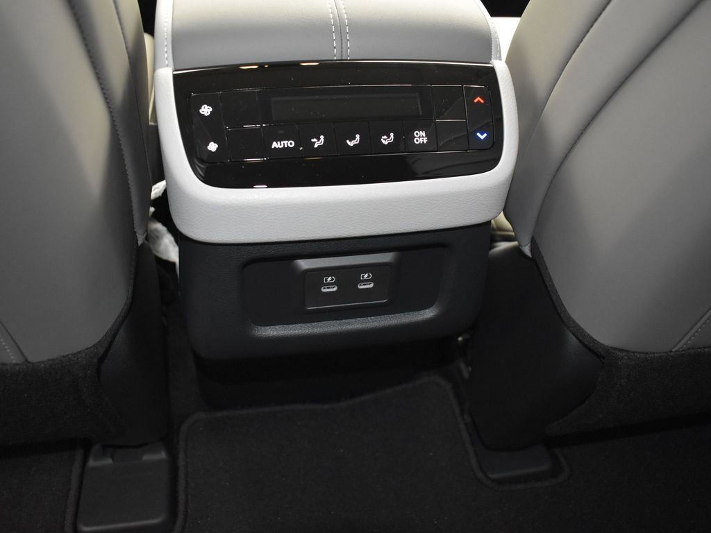 Used 2026 INFINITI QX60 Pure w/ Cargo Package FWD image 19