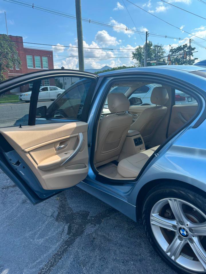 Used 2015 BMW 320i xDrive Sedan AWD/4WD image 14