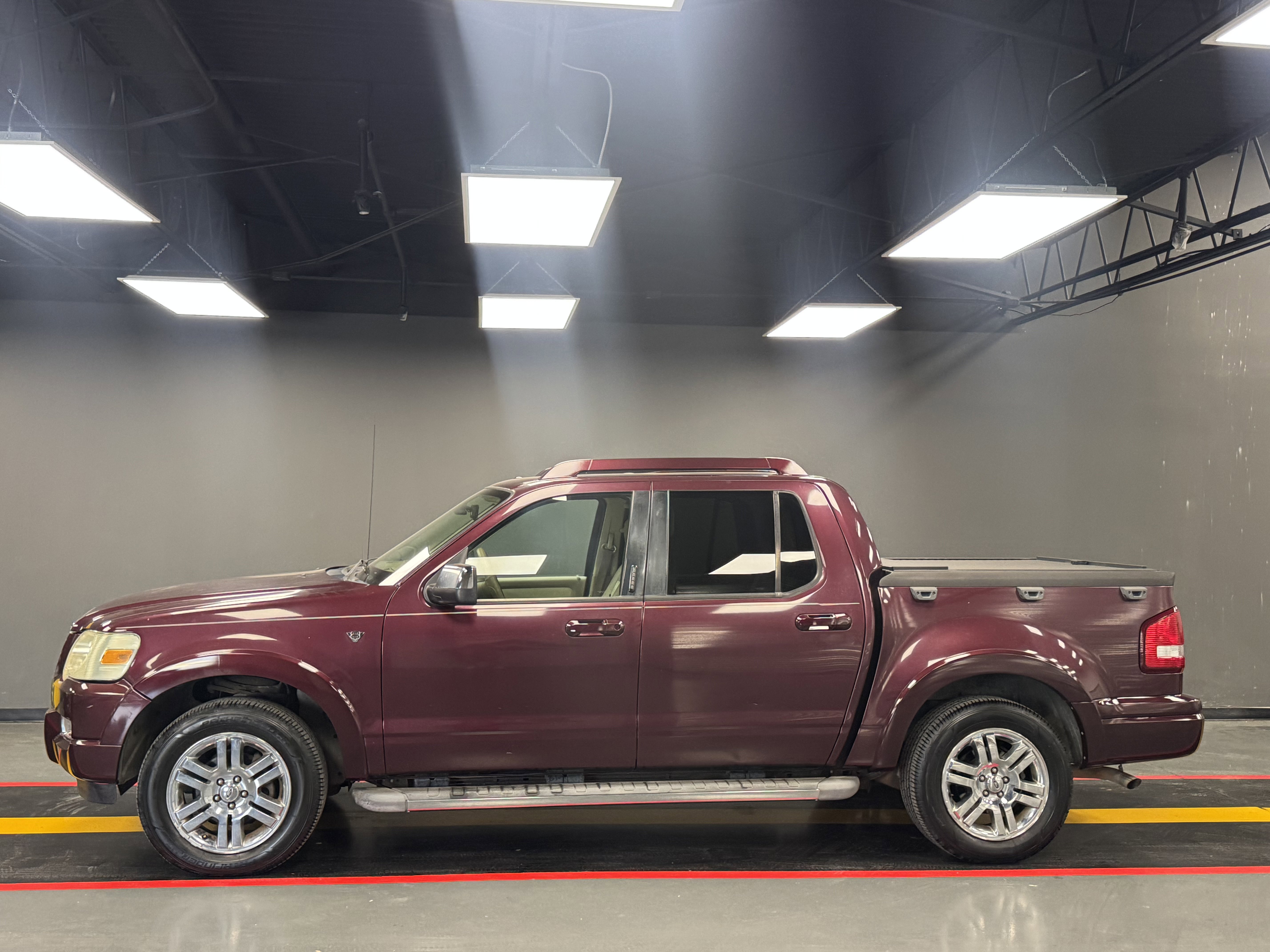 Used 2007 Ford Explorer Sport Trac Limited RWD image 3
