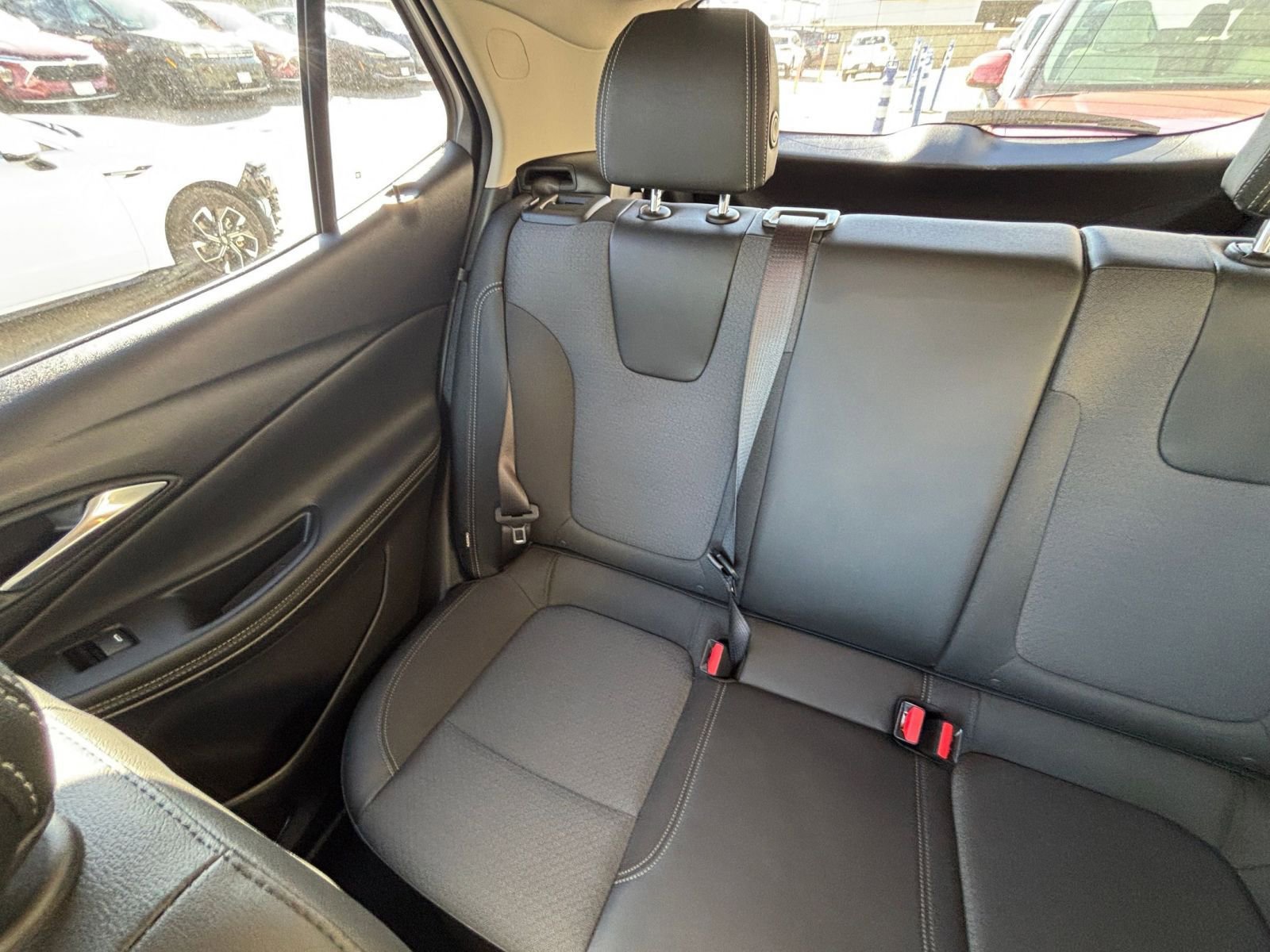 Used 2025 Buick Encore GX Preferred image 39