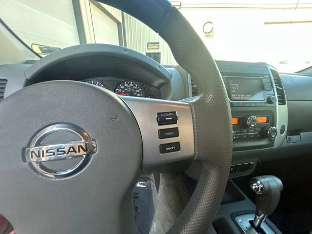 Used 2015 Nissan Frontier SV w/ SV Value Truck Package AWD/4WD image 29