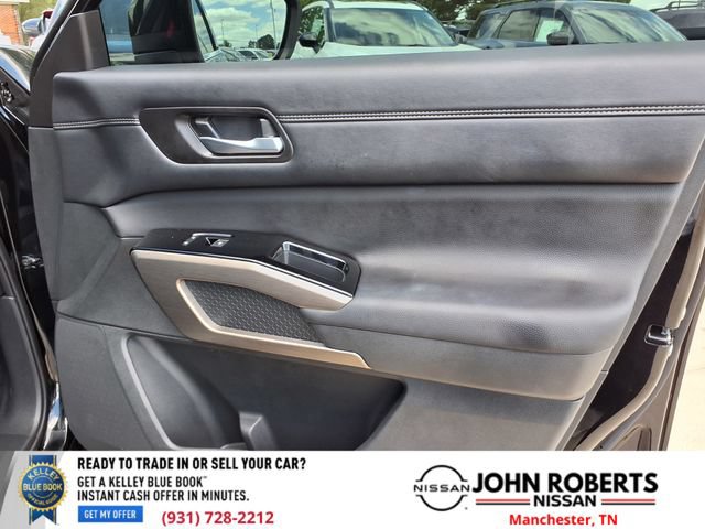 Certified 2025 Nissan Pathfinder Platinum w/ Cargo Package FWD image 20