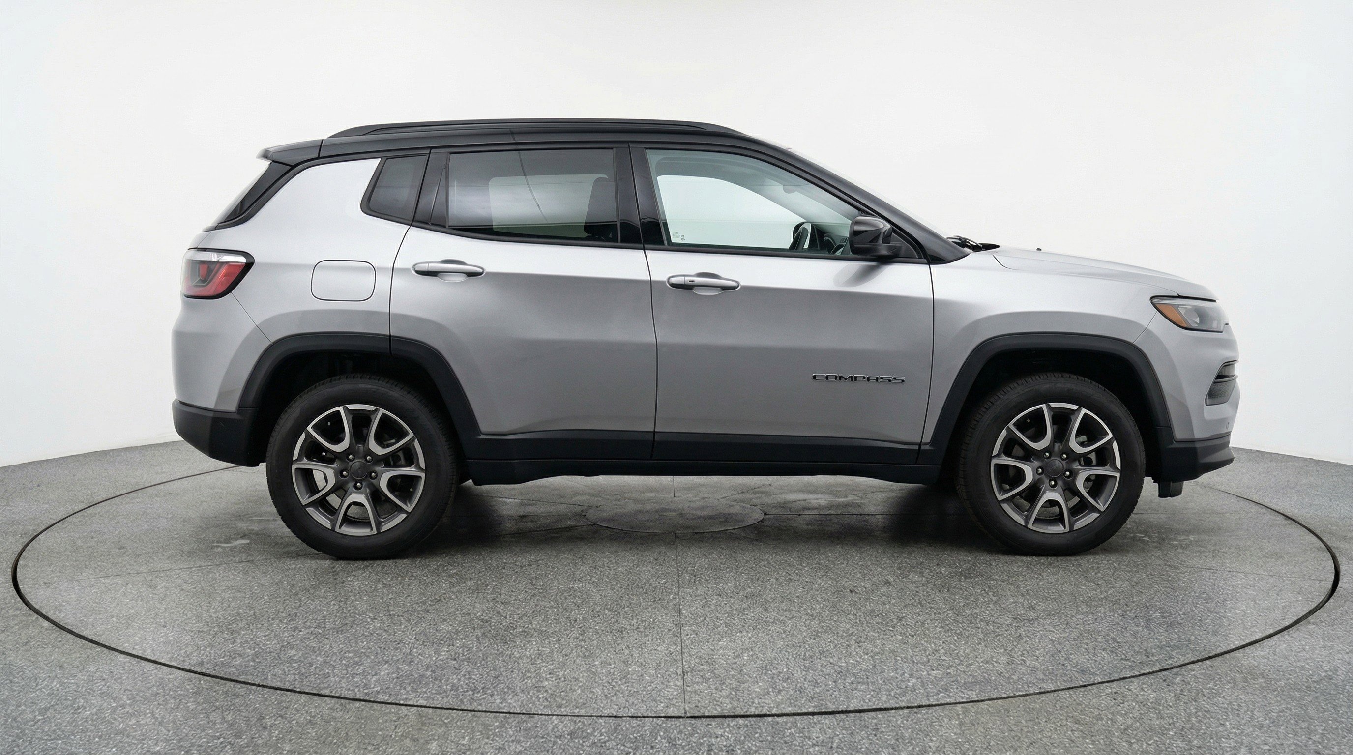 Used 2025 Jeep Compass Trailhawk w/ Trailer Tow Group image 11