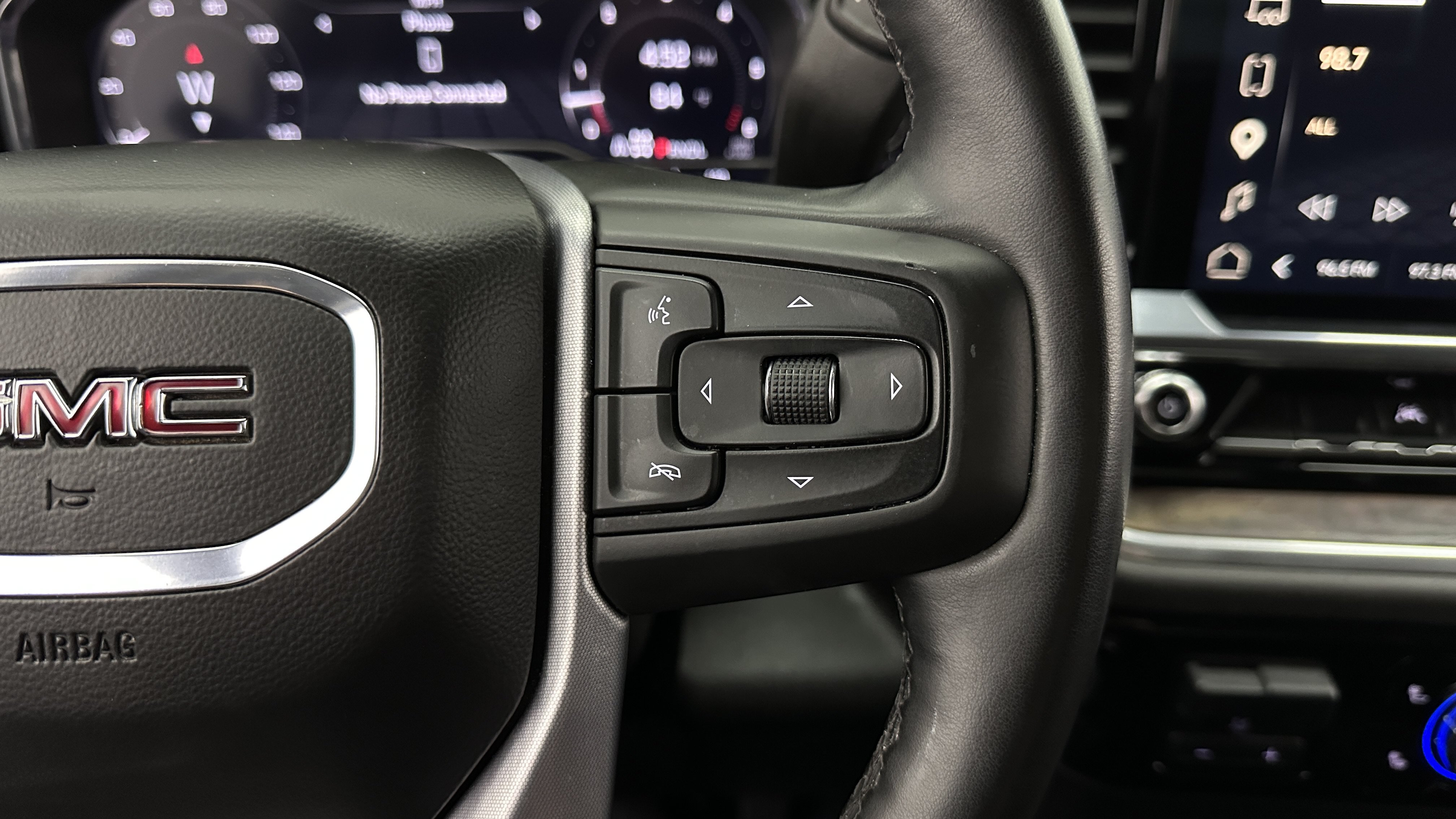 Used 2025 GMC Sierra 1500 SLT AWD/4WD image 18