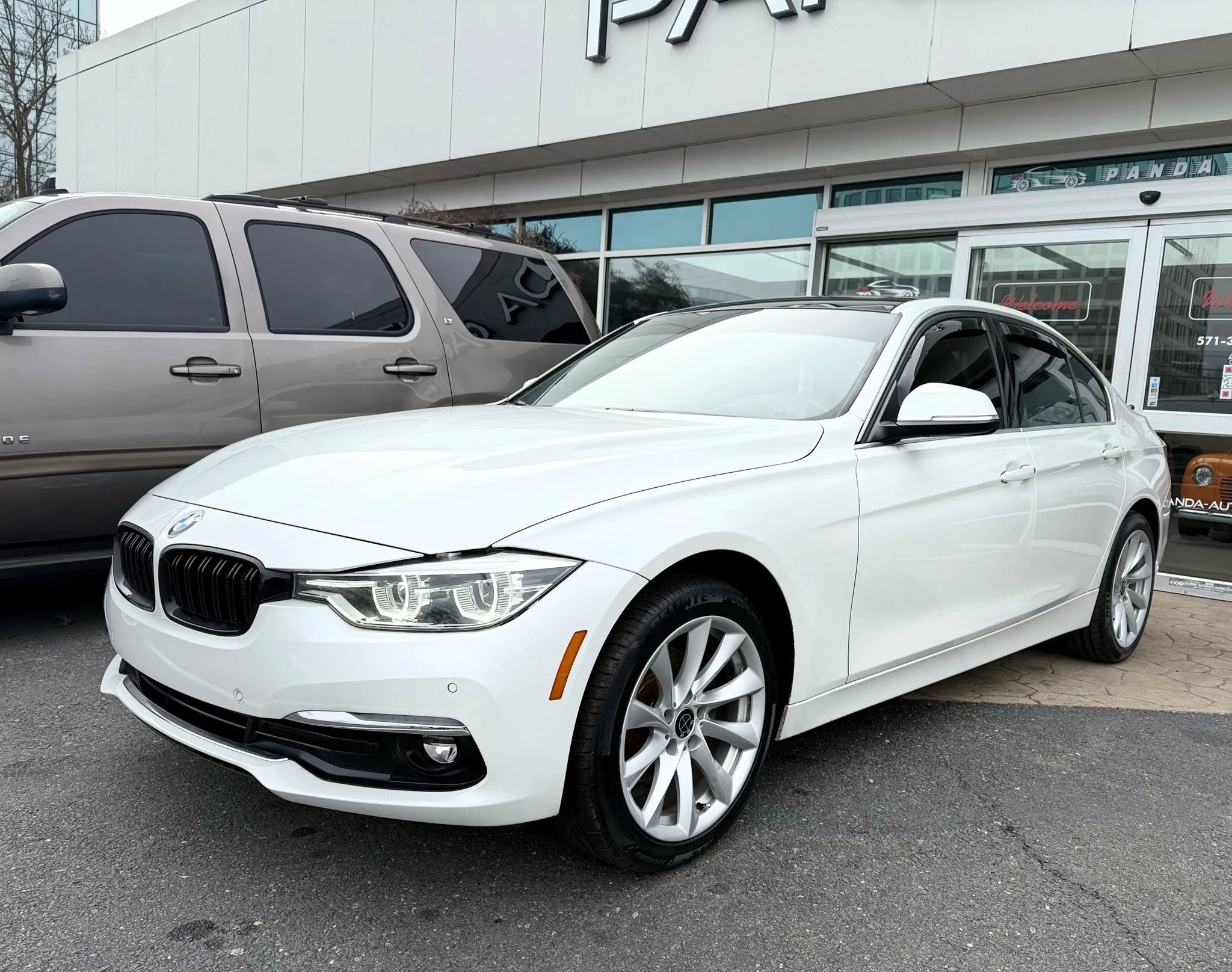 Used 2016 BMW 328d xDrive Sedan AWD/4WD image 3