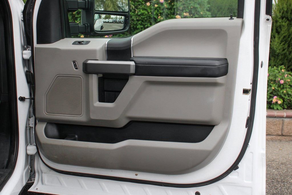 Used 2019 Ford F350 XLT image 39