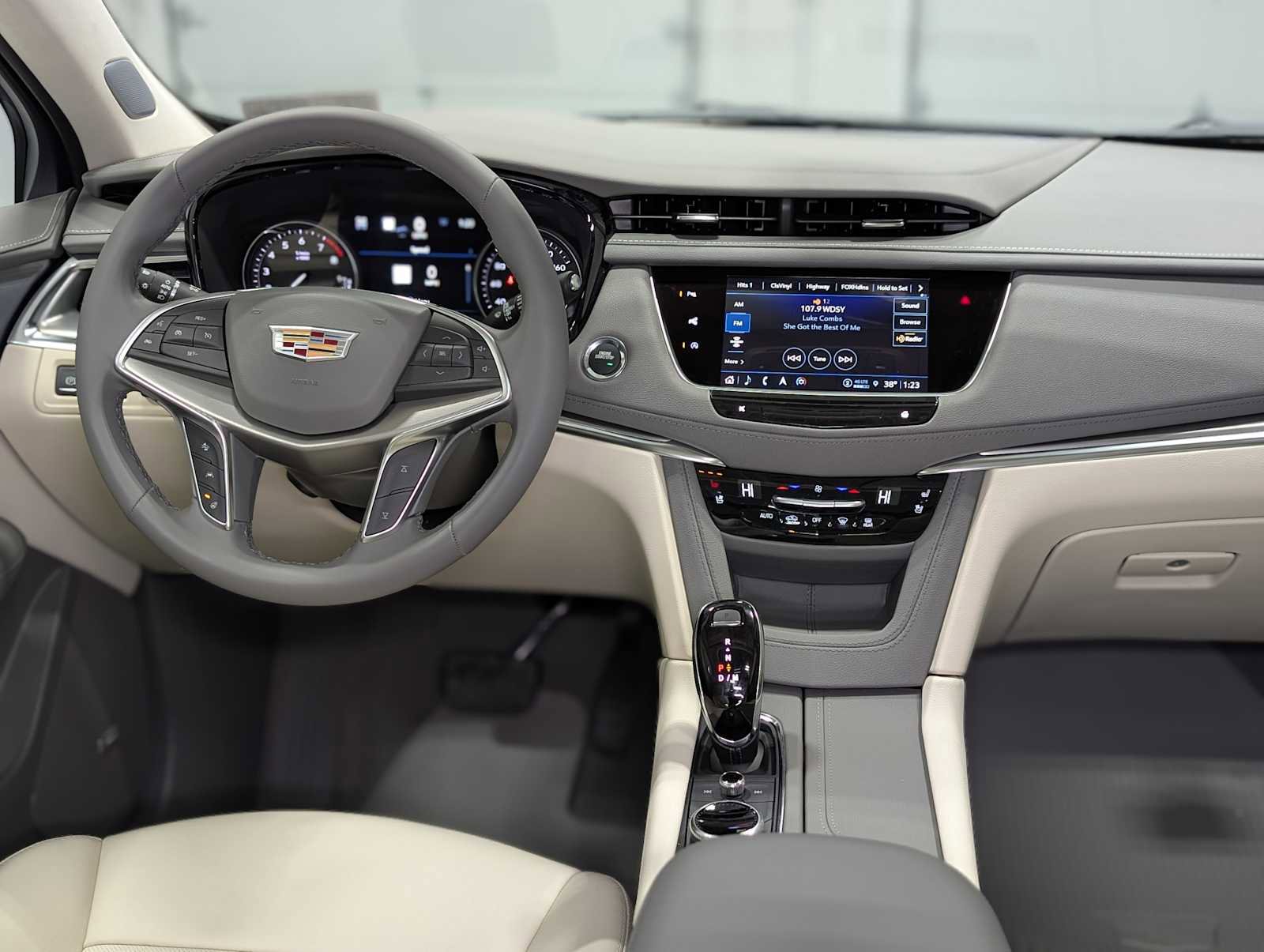 New 2026 Cadillac XT5 Premium Luxury w/ Driver Assist Package AWD/4WD image 5