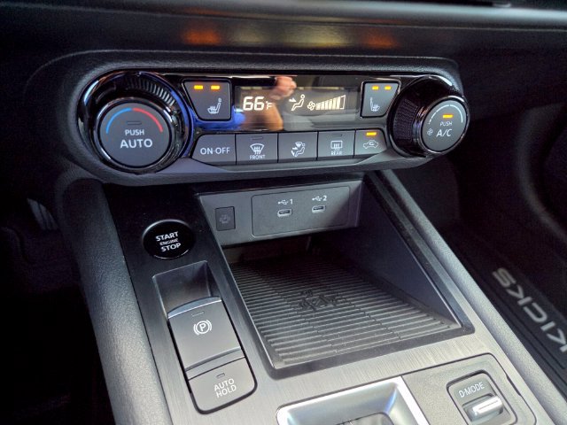 New 2027 Nissan Kicks SV FWD image 17