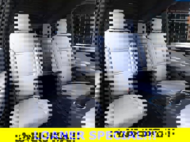 New 2025 Chevrolet Suburban Premier image 17