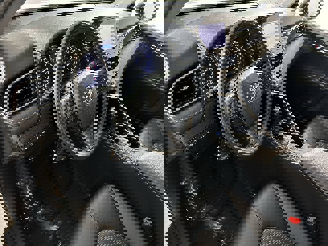 Used 2023 Toyota Camry SE image 13