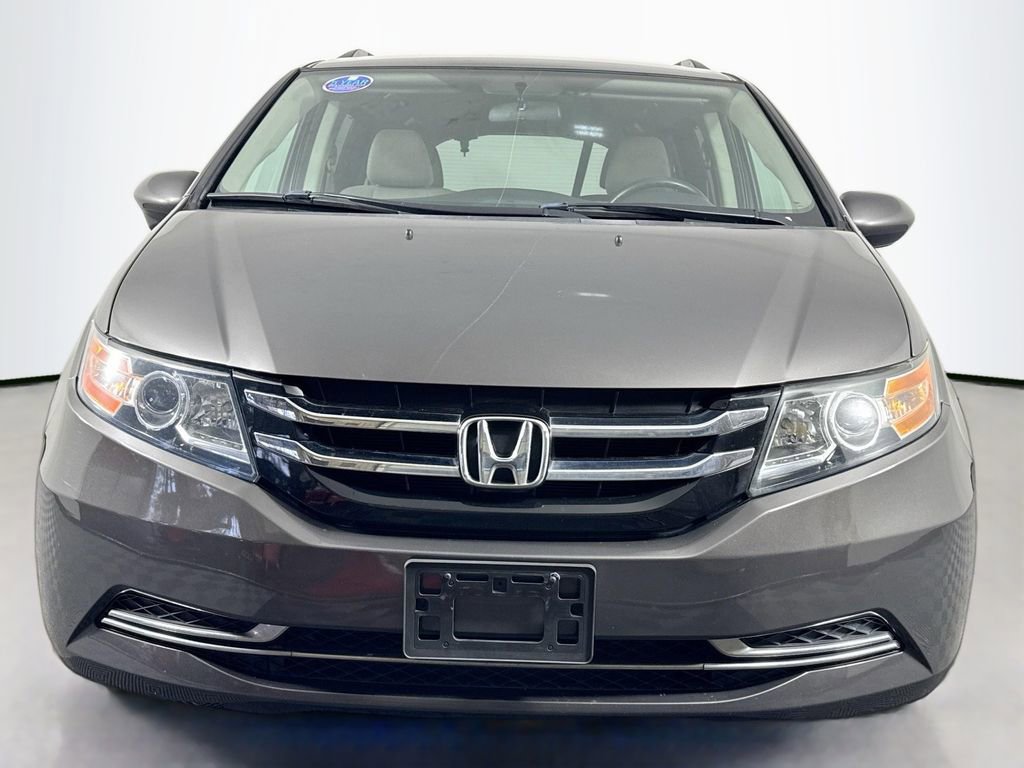 Used 2016 Honda Odyssey SE image 2