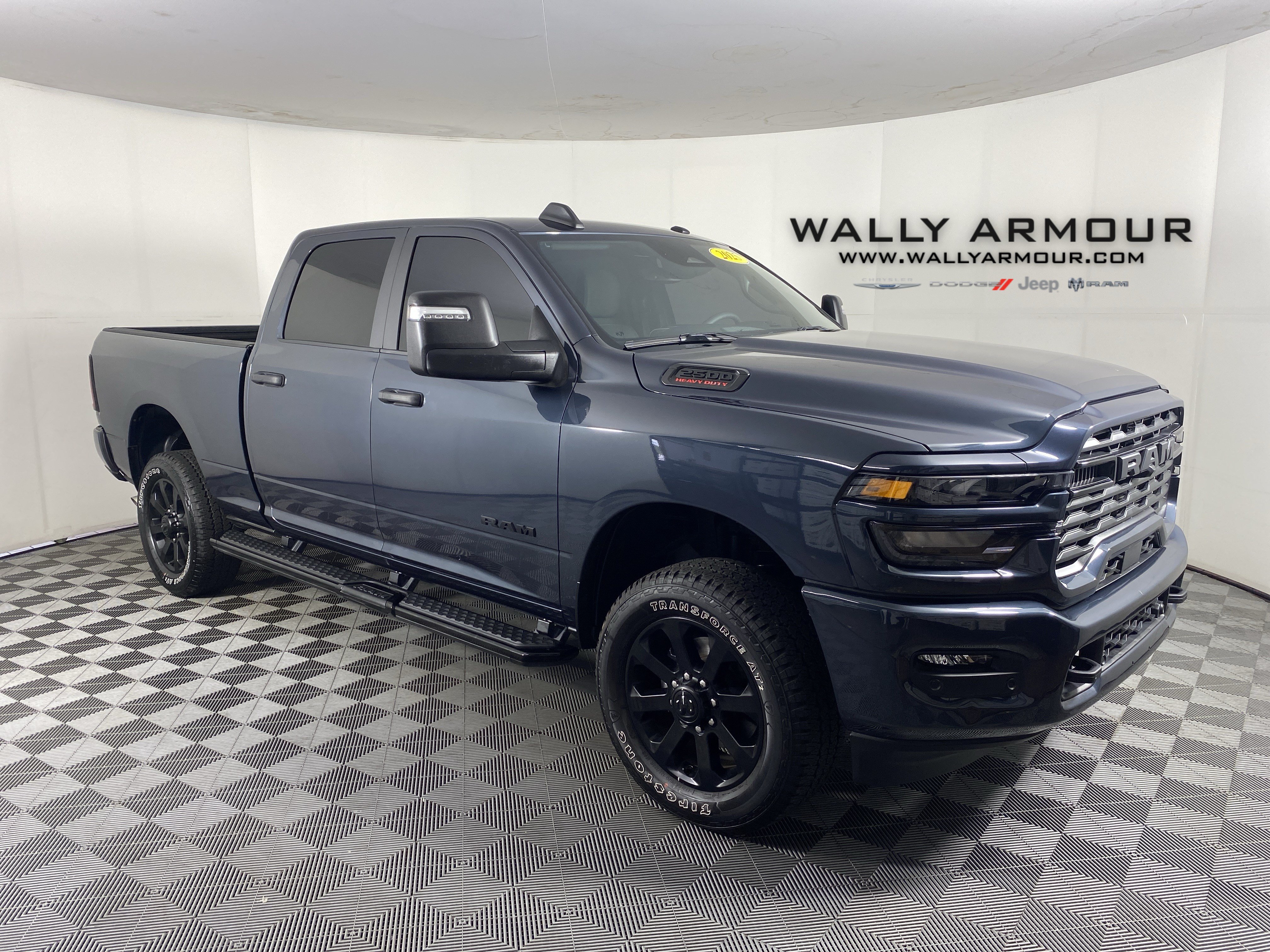 Used 2025 RAM 2500 Big Horn AWD/4WD image 1