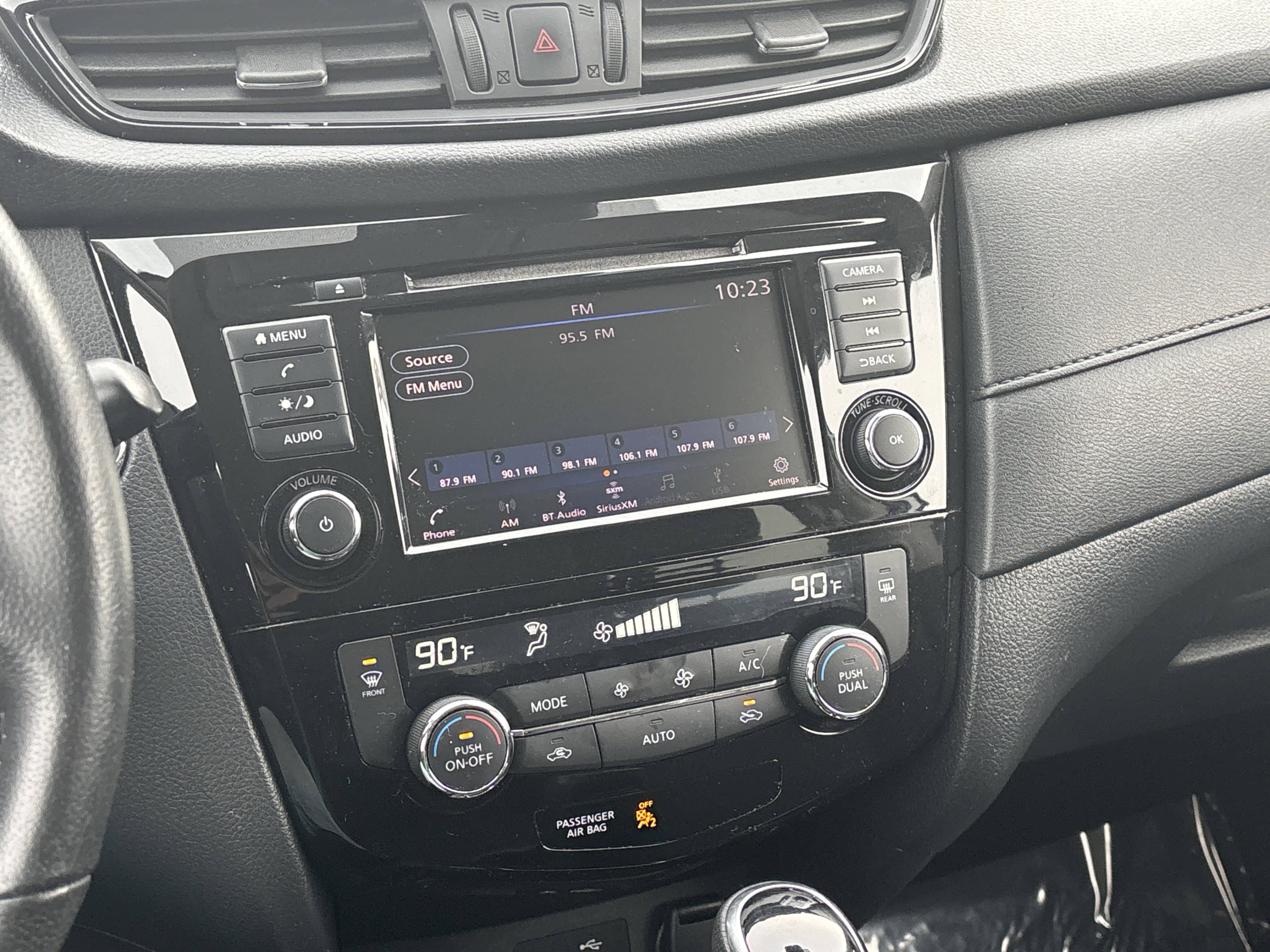 Used 2020 Nissan Rogue SV image 18