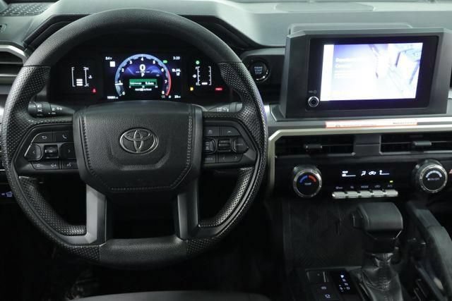 Used 2025 Toyota Tacoma SR5 AWD/4WD image 13