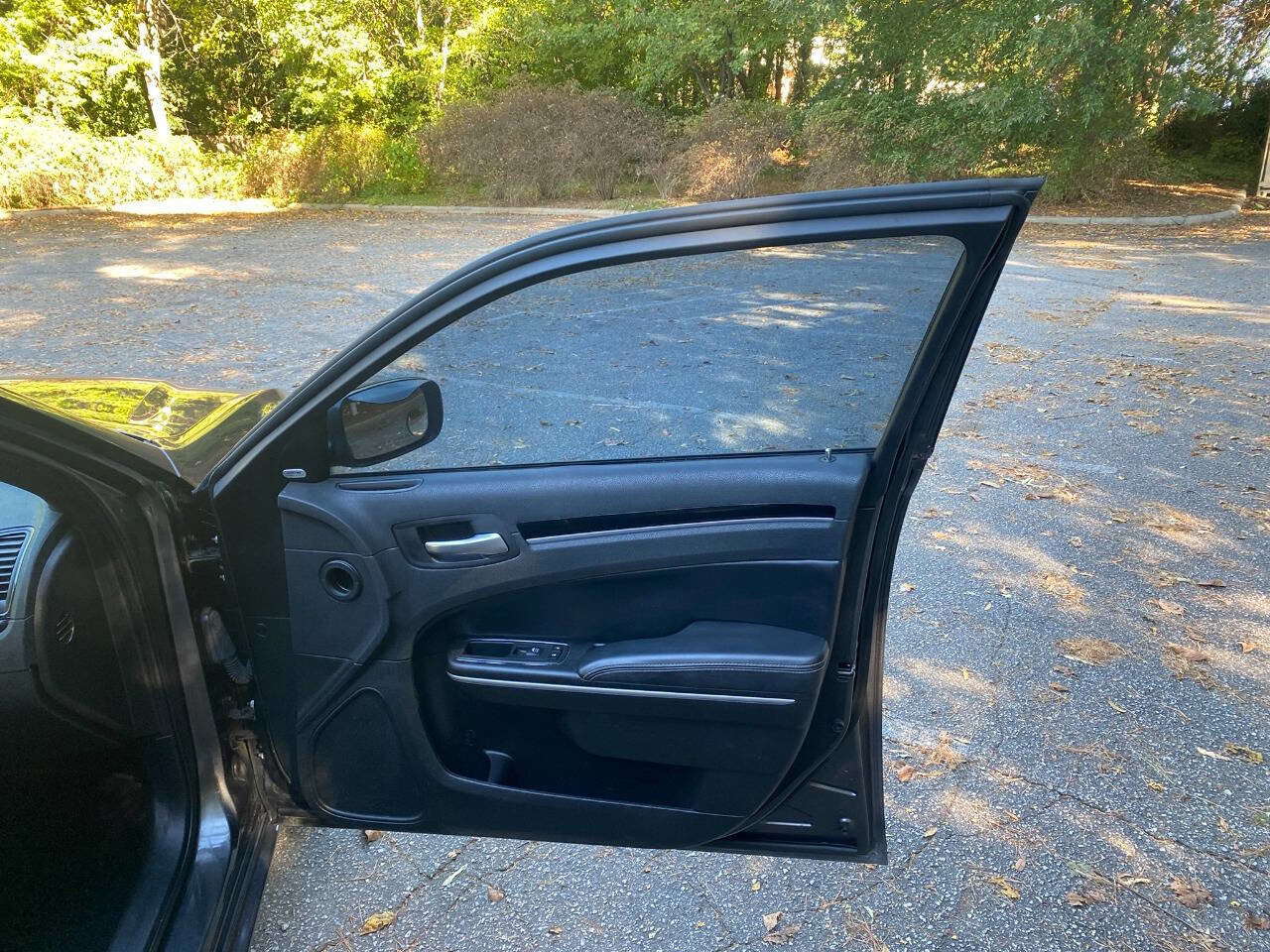 Used 2019 Chrysler 300 S image 51