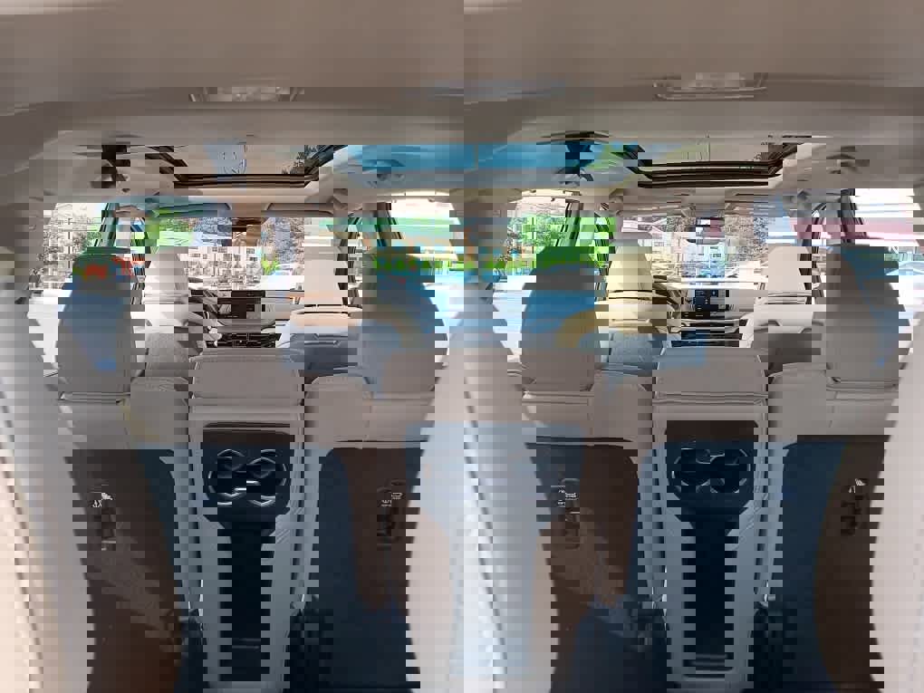 Used 2023 Acura MDX SH-AWD w/ Technology Package image 23