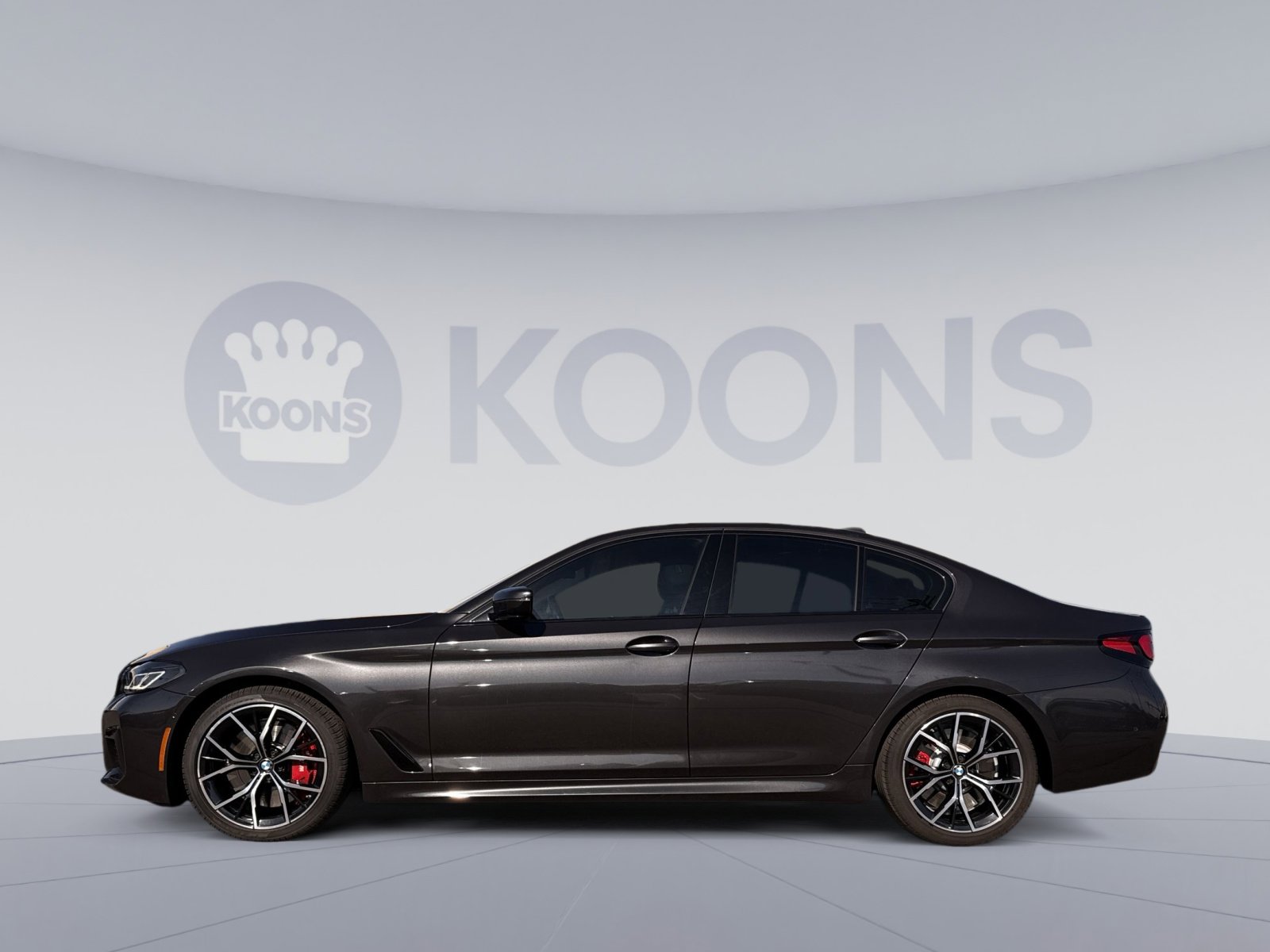 Used 2023 BMW 540i xDrive w/ M Sport Package image 2