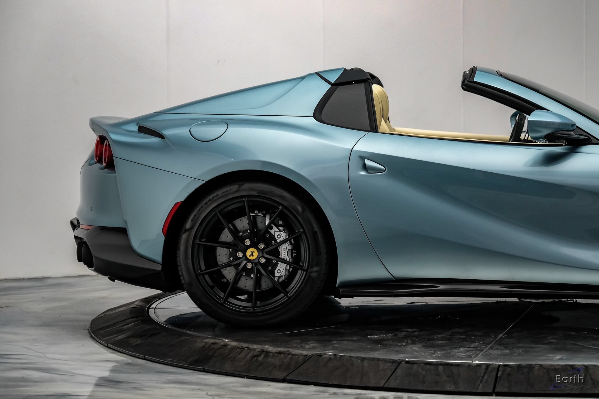 Used 2023 Ferrari 812 GTS RWD image 28