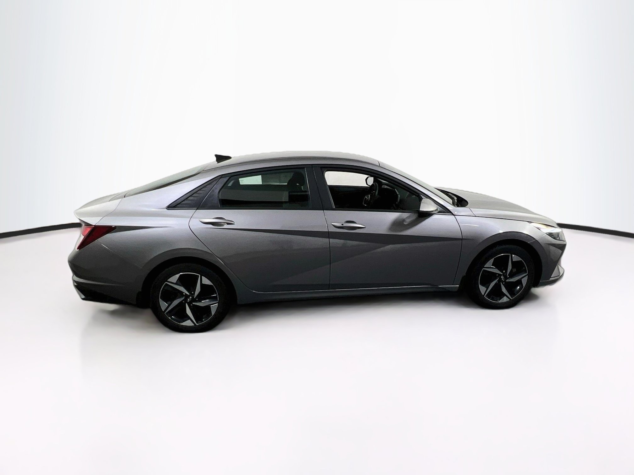 Used 2023 Hyundai Elantra SEL w/ Convenience Package FWD image 4