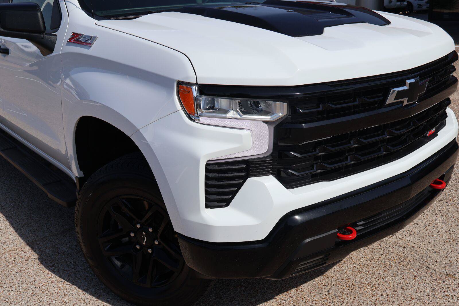 Used 2024 Chevrolet Silverado 1500 LT Trail Boss w/ Protection Package AWD/4WD image 8