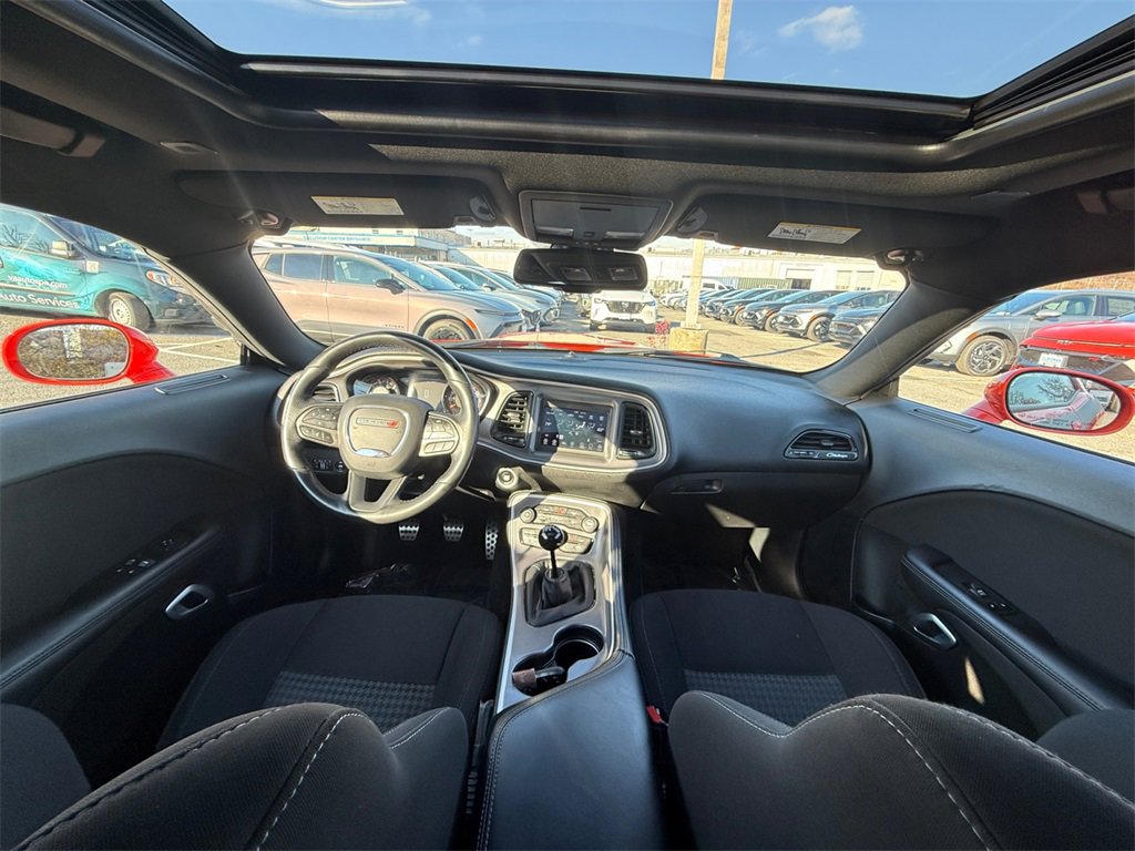 Used 2022 Dodge Challenger R/T w/ Driver Convenience Group image 22