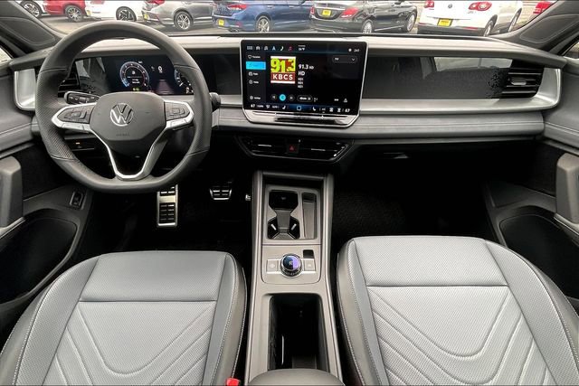 New 2025 Volkswagen Tiguan SE R-Line image 7