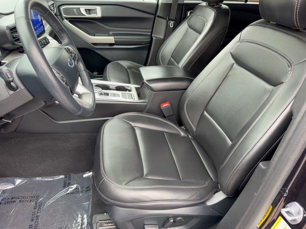 Used 2024 Ford Explorer XLT w/ Equipment Group 202A RWD image 5