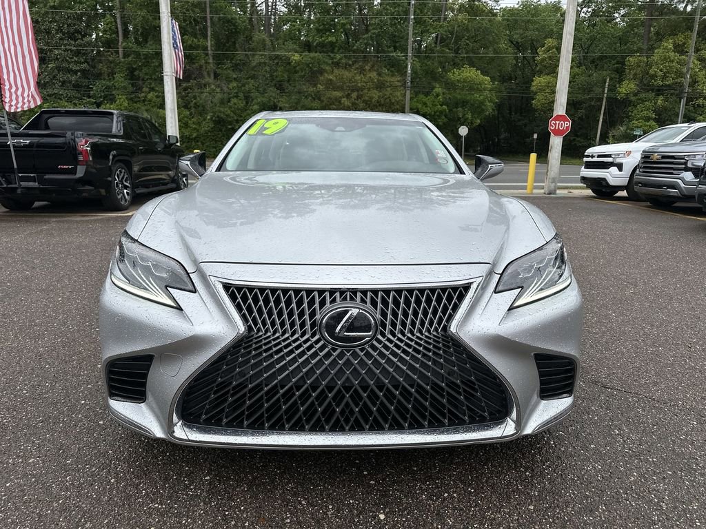 Used 2019 Lexus LS 500 w/ Accessory Package (Z2) RWD image 11