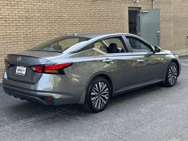 Used 2024 Nissan Altima 2.5 SV FWD image 15