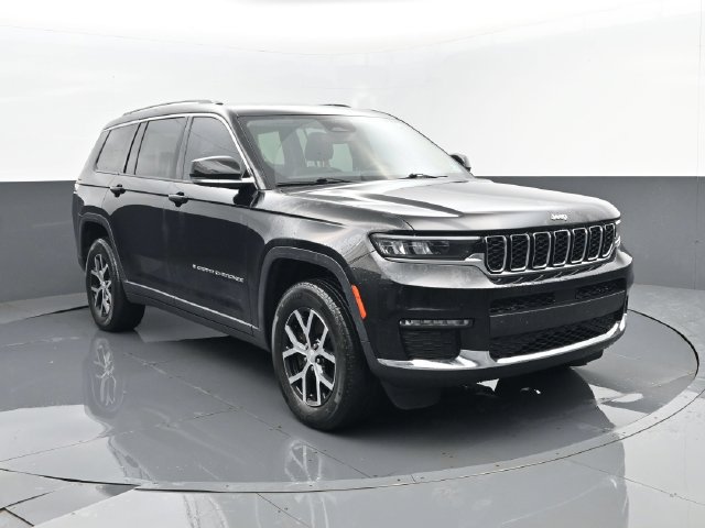 Used 2023 Jeep Grand Cherokee L Limited AWD/4WD image 3
