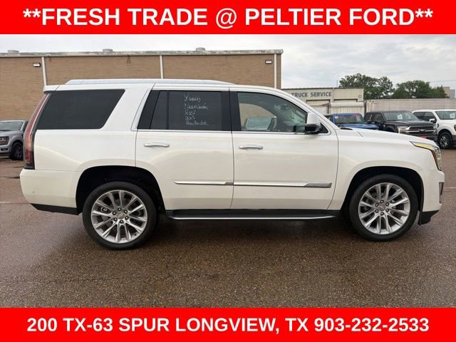Used 2018 Cadillac Escalade Luxury AWD/4WD image 2