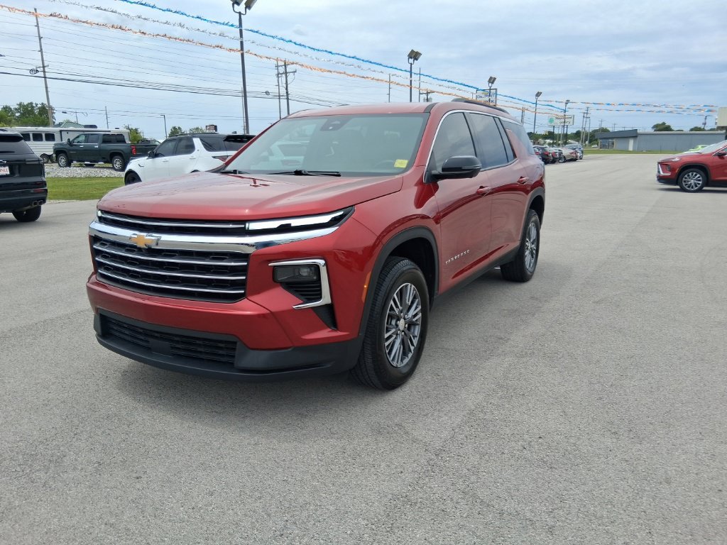 Used 2024 Chevrolet Traverse LT AWD/4WD image 3