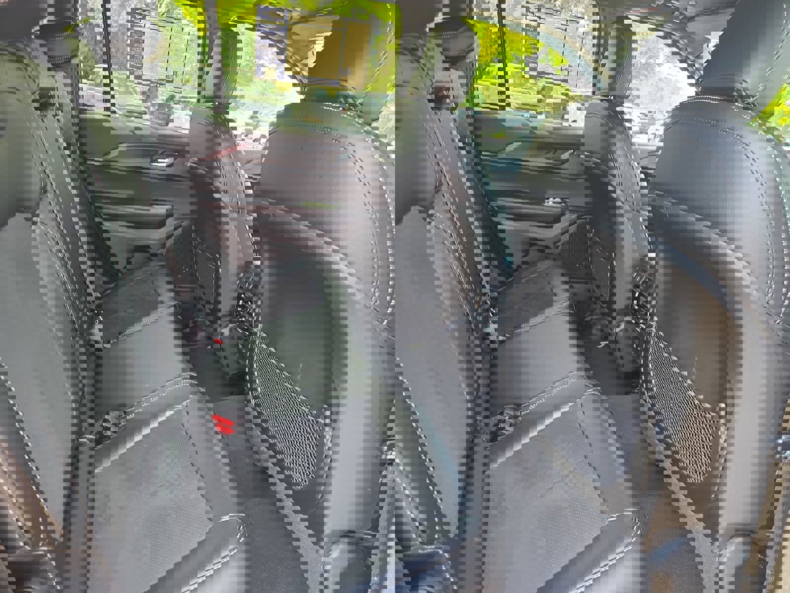 Used 2024 Jeep Grand Cherokee Altitude image 11